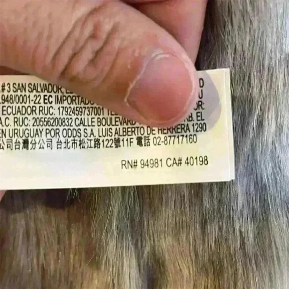 Forever 21Women's Gray Faux Fur Vest Size S Fall Winter Casual - Picture 6 of 7